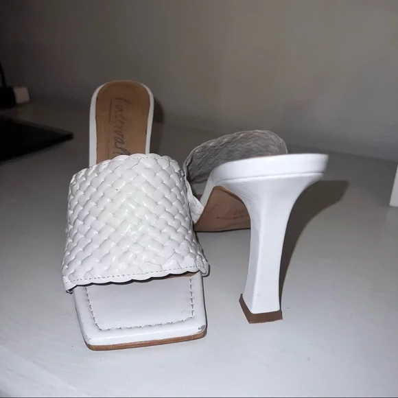 L’intervalle white leather heels (size 37) - Picture 1 of 4